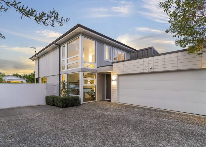  at 1/26 Newell Street, Point Chevalier, Auckland 