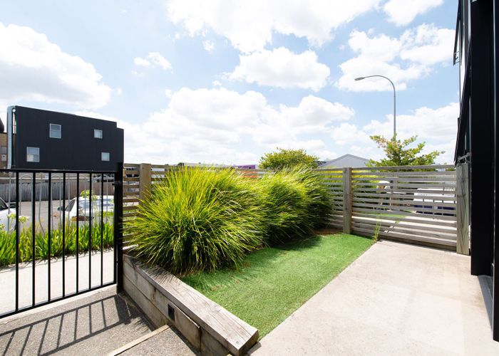  at 2/1 Vialou Street, Hamilton City Central, Hamilton, Waikato