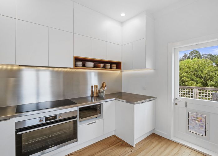  at 6 Mollyhawk Place, Birkenhead, Auckland