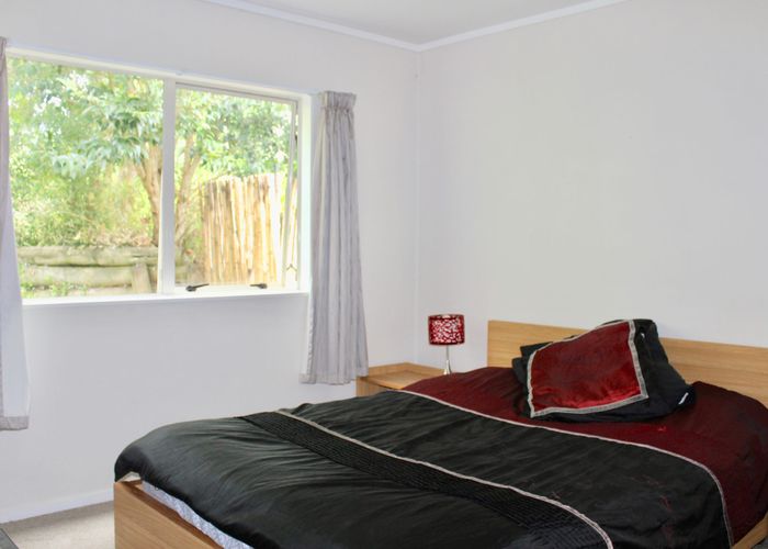  at 2/39 Lancaster Road, Beach Haven, Auckland