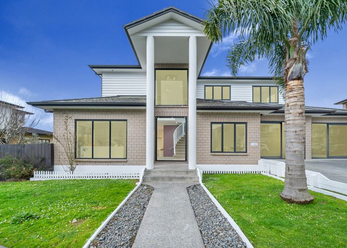 at 29 Midhurst Avenue, Henderson, Waitakere City, Auckland
