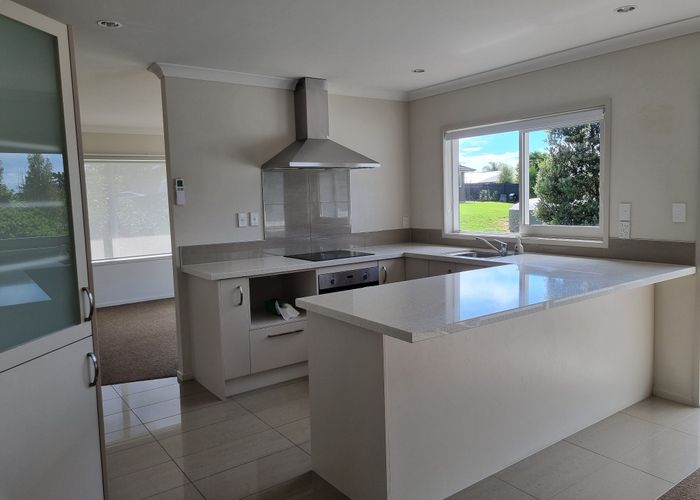  at 6 Neill Boak Place, Beachlands, Manukau City, Auckland