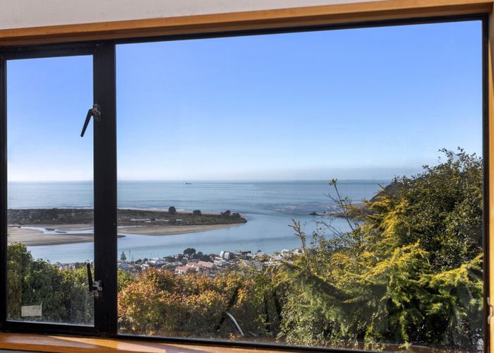  at 6 Glendevere Terrace, Redcliffs, Christchurch City, Canterbury