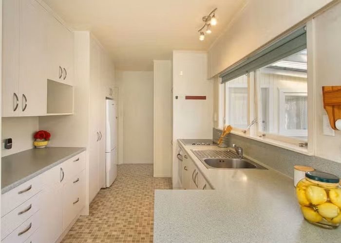  at 18 Raeben Avenue, Hillcrest, North Shore City, Auckland