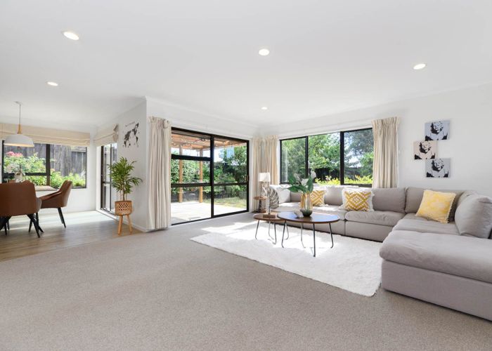  at 1/11 Javelin Place, West Harbour, Auckland