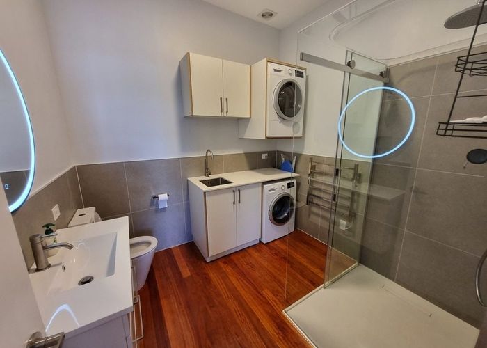  at 33d King Edward Parade, Devonport, North Shore City, Auckland