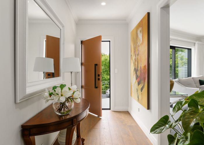  at 1044 River Road, Queenwood, Hamilton