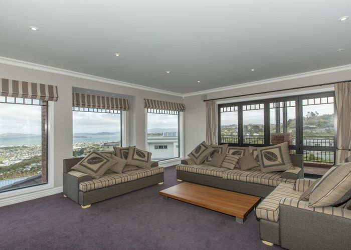  at 32 Arahiwi Grove, Tirohanga, Lower Hutt