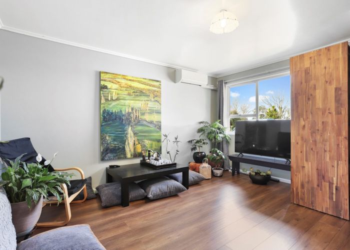  at 2/1 Sturges Road, Henderson, Waitakere City, Auckland