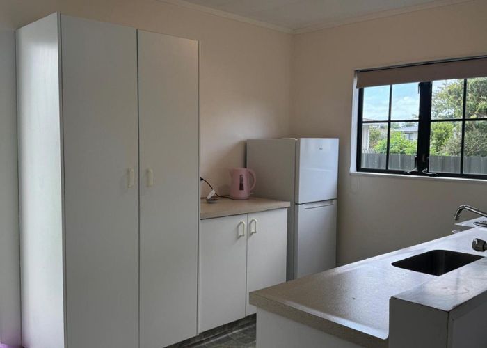  at 1/806 Gordon Road, Raureka, Hastings, Hawke's Bay