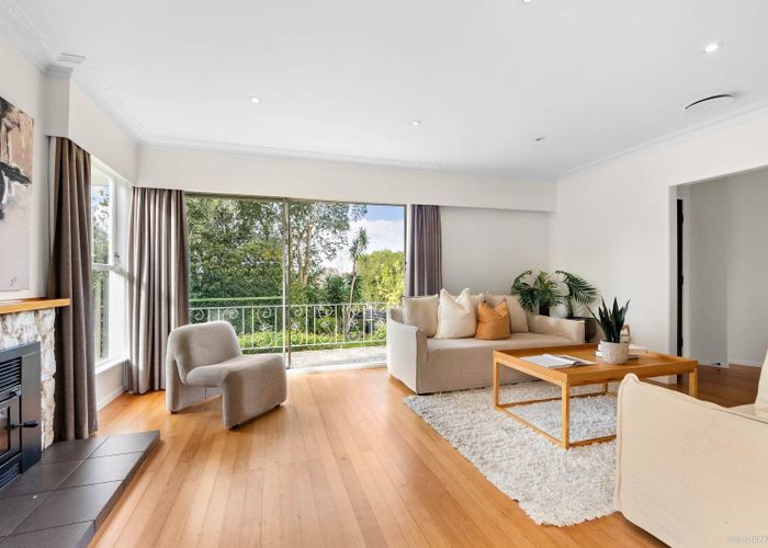  at 11 Grimshaw Place, Henderson, Waitakere City, Auckland