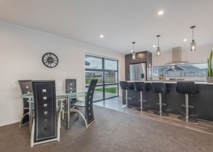 at 90 Johnstone Drive, Fitzherbert, Palmerston North