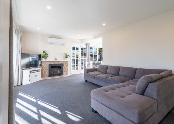  at 8 Denise Crescent, Hornby, Christchurch City, Canterbury