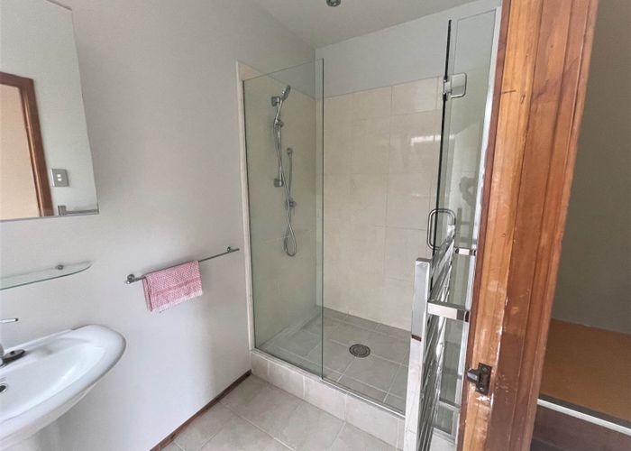  at 10 Jays Road, Titirangi, Waitakere City, Auckland