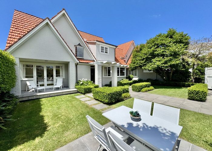  at 15 Lynch Street, Point Chevalier, Auckland City, Auckland