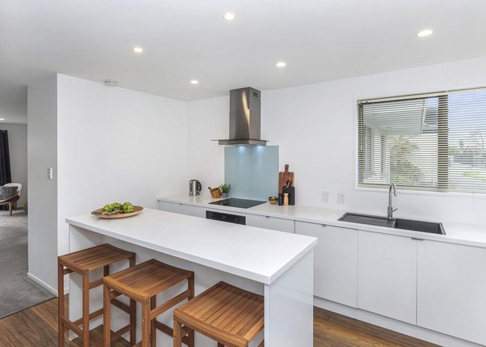  at 2/73 Winchester Street, Merivale, Christchurch City, Canterbury