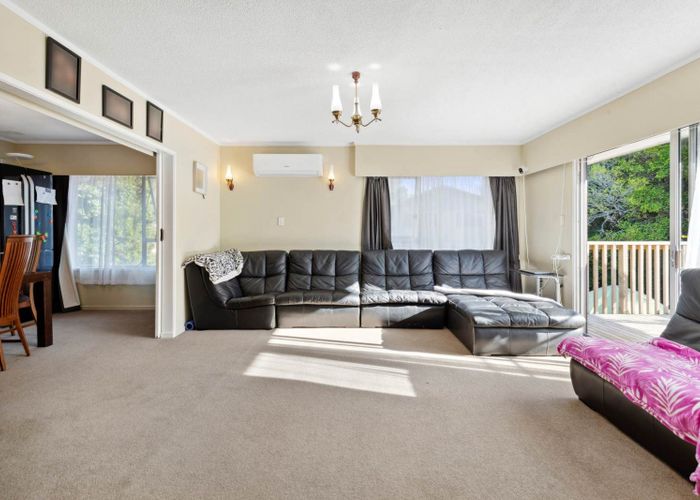  at 16  Bacot Place, Howick, Manukau City, Auckland