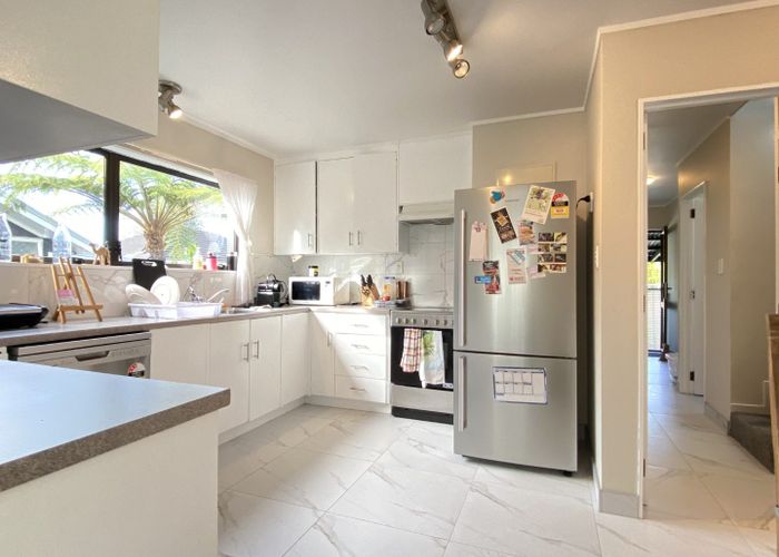  at 3/25a Beach Road, Te Atatu Peninsula, Waitakere City, Auckland