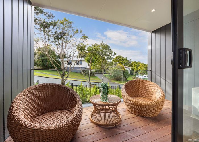  at 2/13 Crosby Road, West Harbour, Waitakere City, Auckland