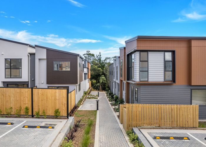  at 2-Bed/250-252A Great North Road, Henderson, Waitakere City, Auckland