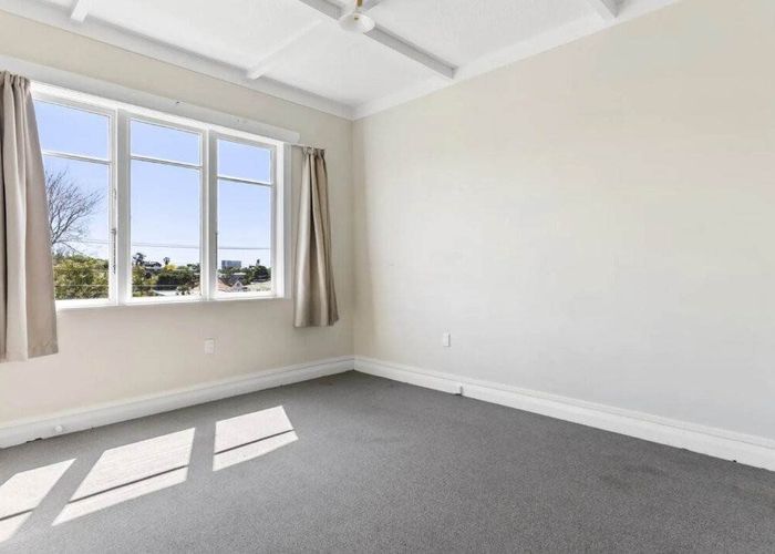  at 8A Corunna Road, Milford, North Shore City, Auckland