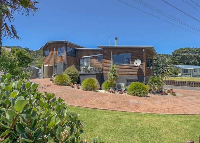  at 1 Springfield Avenue, Thornton Bay