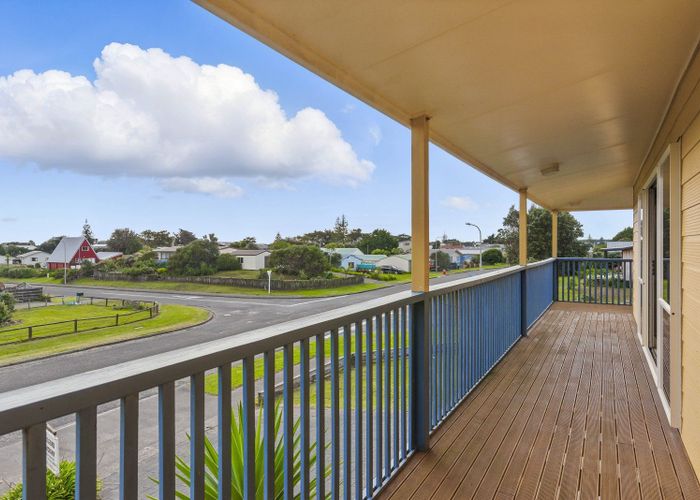  at 9 Takitimu Street, Waitarere Beach, Horowhenua, Manawatu / Whanganui