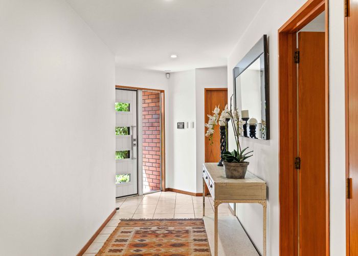  at 8 Swanleigh Place, Ilam, Christchurch City, Canterbury