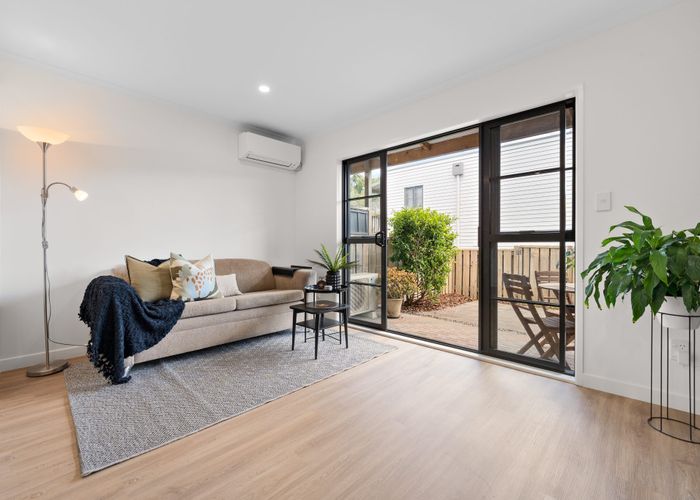  at 43/8 Carolina Place, Albany, North Shore City, Auckland