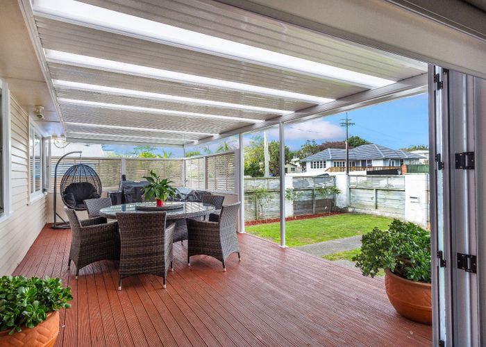  at 21 Ribblesdale Road, Henderson, Waitakere City, Auckland