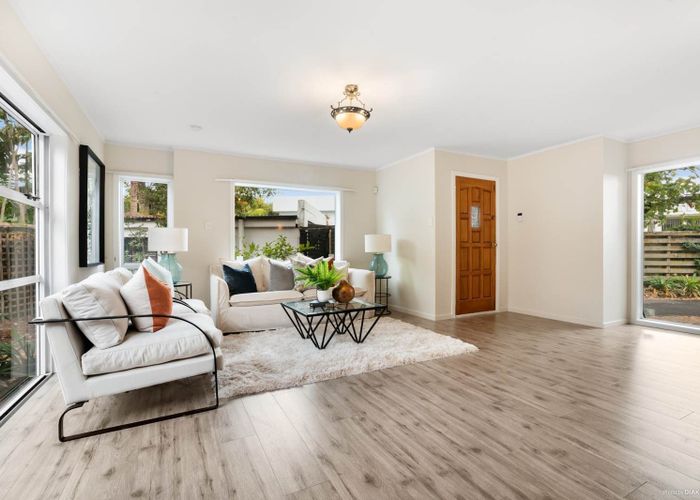  at 2/5 Stanley Avenue, Milford, Auckland