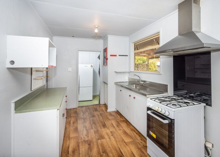  at 42 Ross Crescent, Fairfield, Hamilton