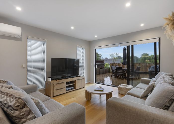  at 8A Jeff Place, Howick, Manukau City, Auckland