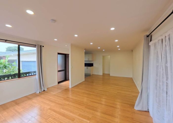  at 2/889 Dominion Road, Mount Eden, Auckland City, Auckland