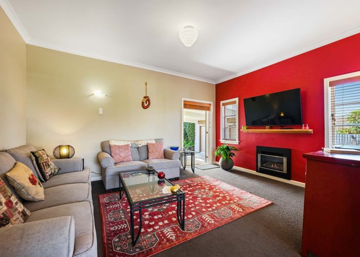  at 2 James Street, Hamilton East, Hamilton