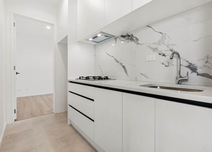  at 27 Cloonlyon Drive, Flat Bush, Auckland