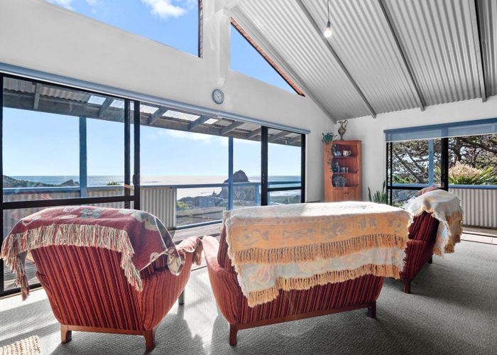  at 100 Seaview Road, Piha, Waitakere City, Auckland