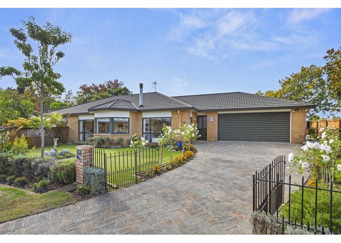  at 40 Forth Crescent, Glenview, Hamilton