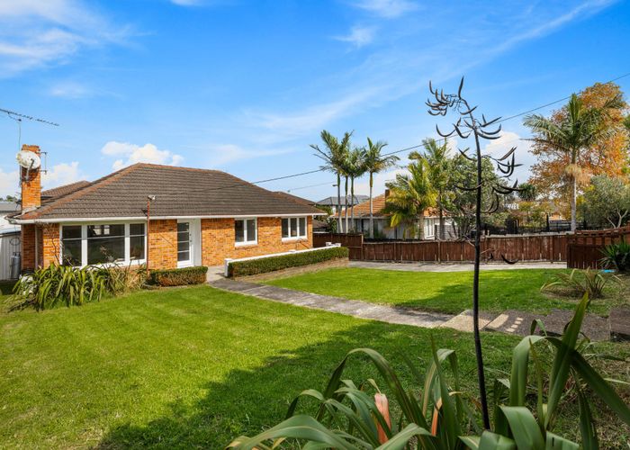  at 12 Toru Street, Te Atatu Peninsula, Waitakere City, Auckland