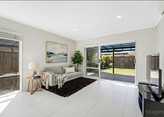  at 8 Reno Way, Flat Bush, Manukau City, Auckland