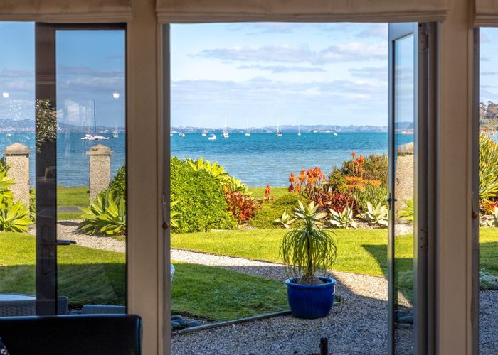  at 18 The Esplanade, Oneroa, Waiheke Island, Auckland