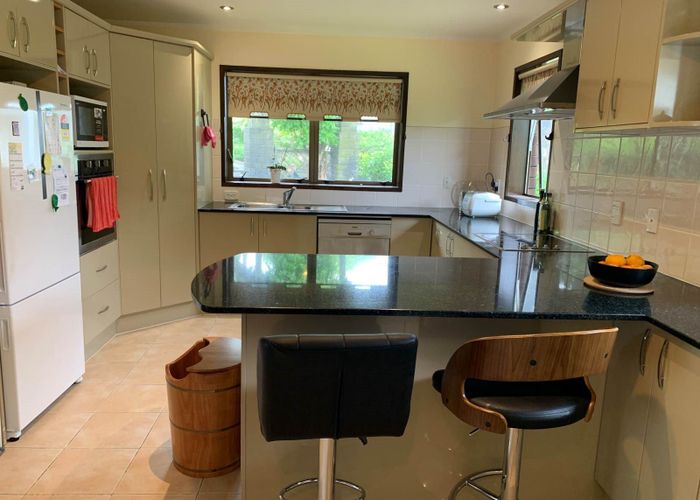  at 16 Markham Place, Bucklands Beach, Auckland