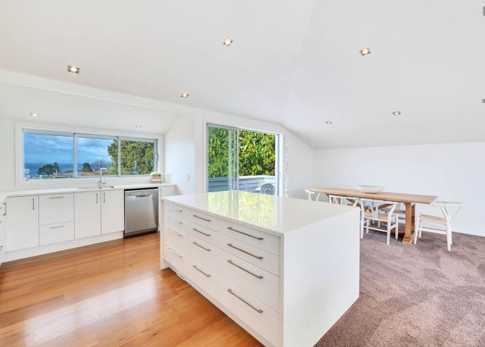  at 2/19 Toroa Street, Torbay, Auckland