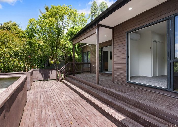  at 19 Warner Park Avenue, Laingholm, Waitakere City, Auckland