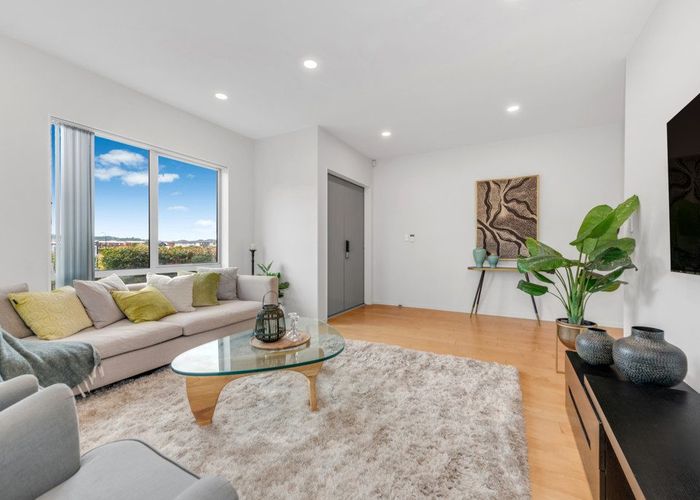  at 65 Broadhurst Road, Flat Bush, Manukau City, Auckland