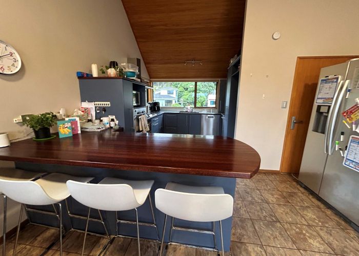  at 16 Trevor Terrace, Paremata, Porirua, Wellington