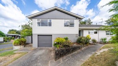  at 6 Brightwater Crescent, Totara Park, Upper Hutt