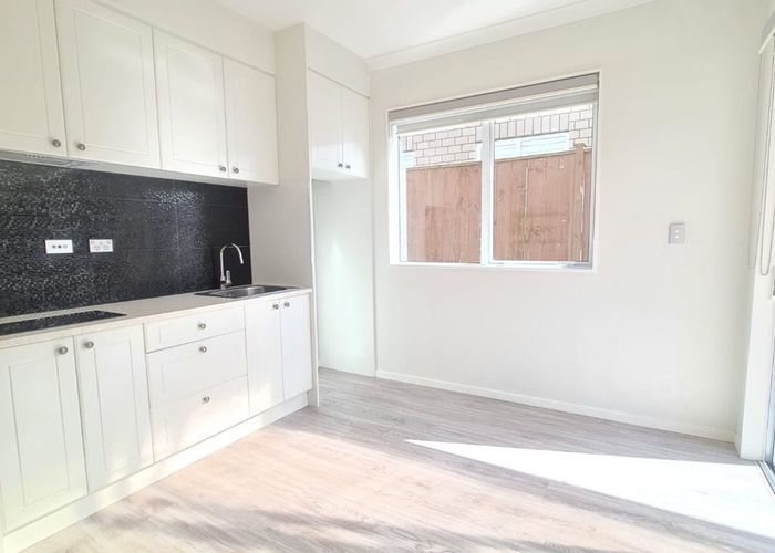  at 5 Bruckles Drive, Flat Bush, Manukau City, Auckland