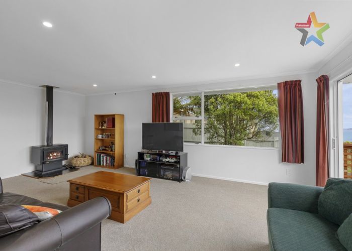  at 6 Peach Tree Grove, Maungaraki, Lower Hutt