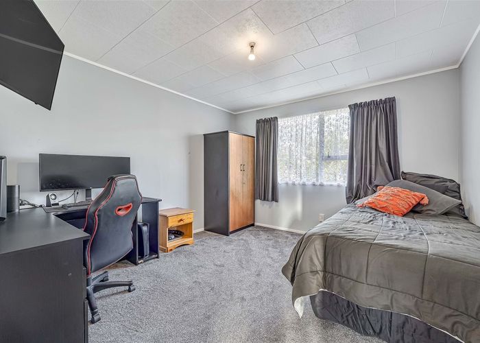  at 64 West Harbour Dr., West Harbour, Waitakere City, Auckland